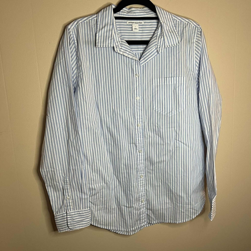 Amazon Essentials Classic-Fit Long-Sleeve Button-Down Blue And White Pin Stripe